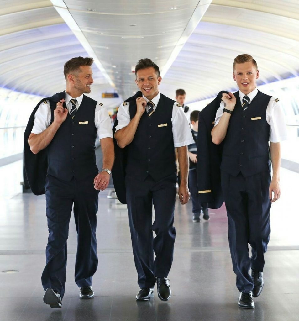 How to Become a Male Flight Attendant ?